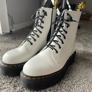 COPY - White platform Dr. Martens